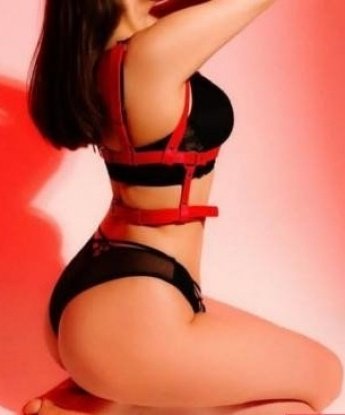 Соблазнительная дама не прочь подарить тебе незабываемые моменты наслаждения и удовольствия. Приезжай ко мне и погрузимся в мир сексуальных фантазий вдвоем. 5454, 21 год